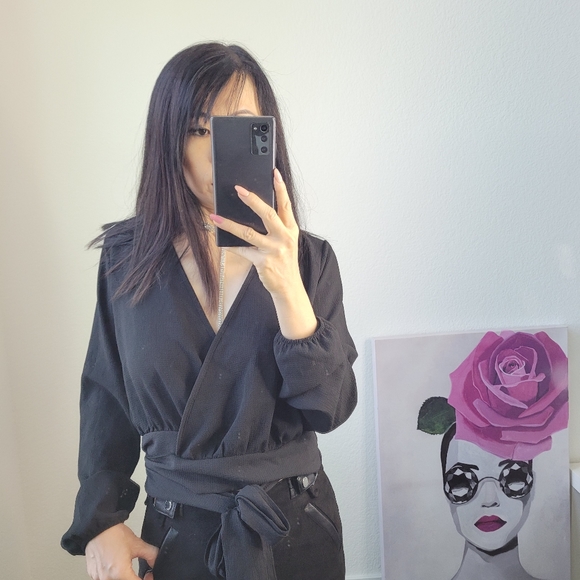 Fashion Nova wrap top - Picture 4 of 8